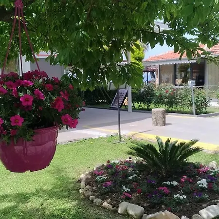 Otel Altinkum Bungalow Side